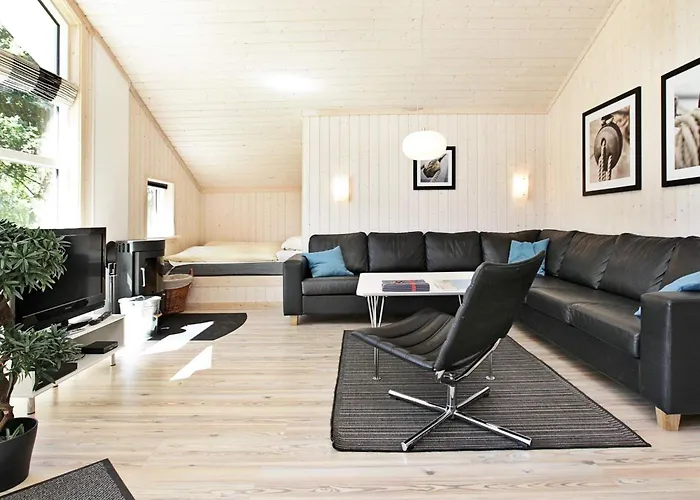 Pretty With Balcony *