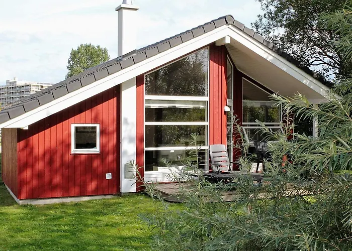 Pretty With Balcony Semesterbostad